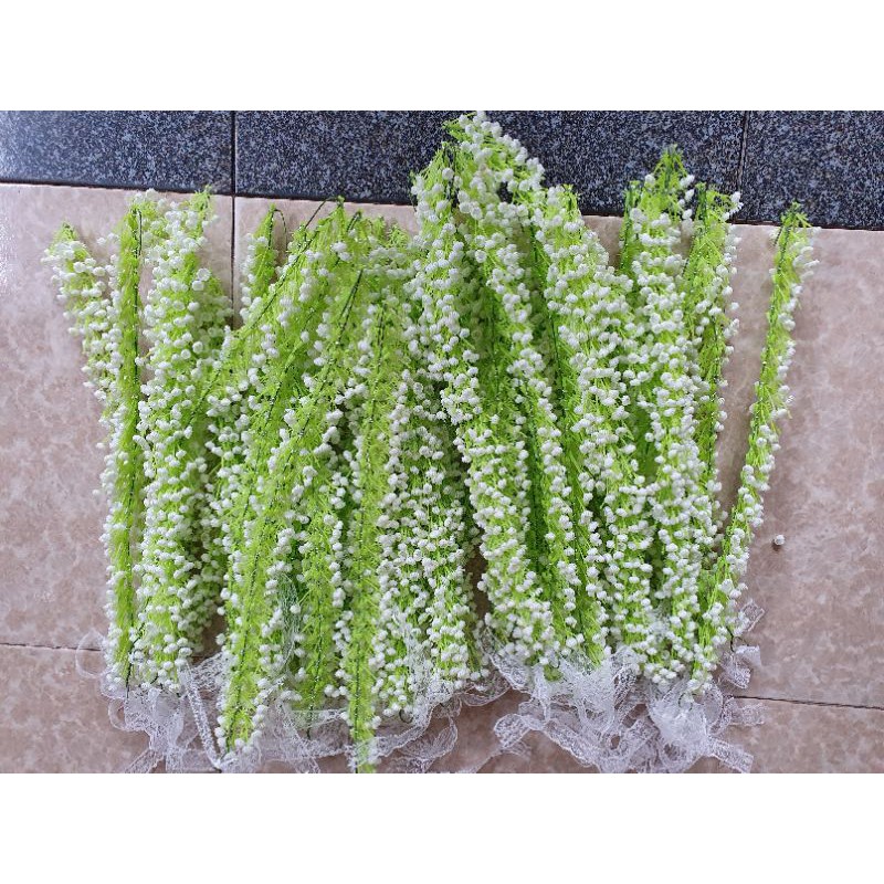 Vòng hoa đội đầu