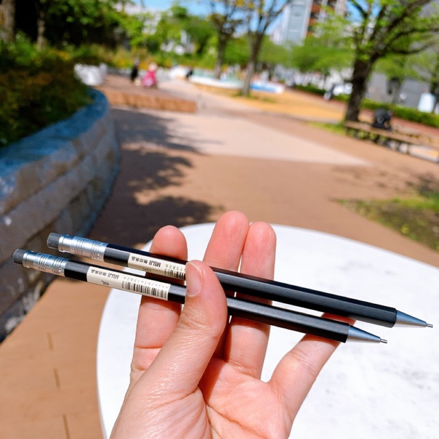 Bút chì bấm MUJI Wooden Mechanical (black) kèm tẩy Shopee Việt Nam