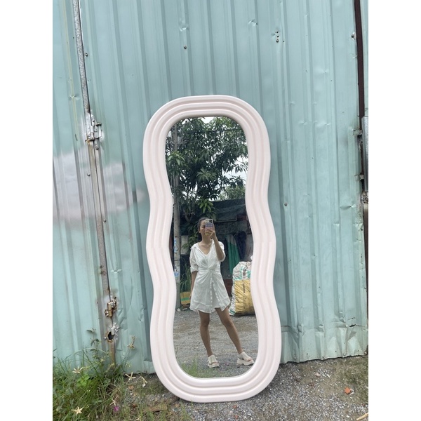 Gương lượn sóng dáng hạt đậu,  nịnh dáng, sang trọng, kích thước 170x70