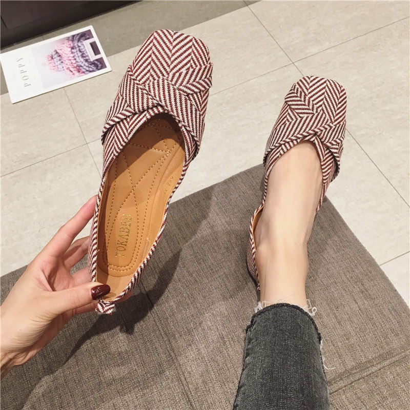 Size Lớn (31-45) Vải Thoáng Khí Giày Nữ Tất Cả Trận Đấu Miệng Nông Size Lớn Đế Mềm Giày Đơn Nữ Muỗng Giày Size Lớn 45 44 43 Công Nhân Văn Phòng Chị Em