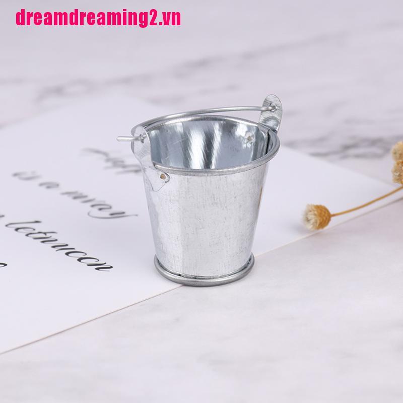 Bộ 2 Xô Kim Loại Để Trang Trí Nhà Búp Bê 1 / 6