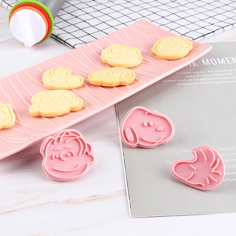 Set 6 Khuôn Cắt Bánh Quy Tạo Hình Cún Snoopy Dễ Thương