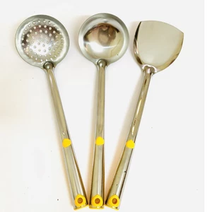 Bộ Muôi Inox Cao Cấp Cán Nhựa Vàng ( Muôi Thủng - Muôi Canh - Xẻng Xào)