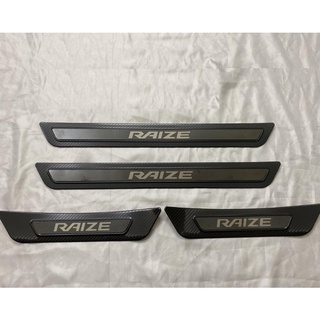 Ốp bậc cửa, nẹp bước chân trong, ngoài xe Toyota Raize 2021, 2022, 2023, 2024 vân carbon cao cấp