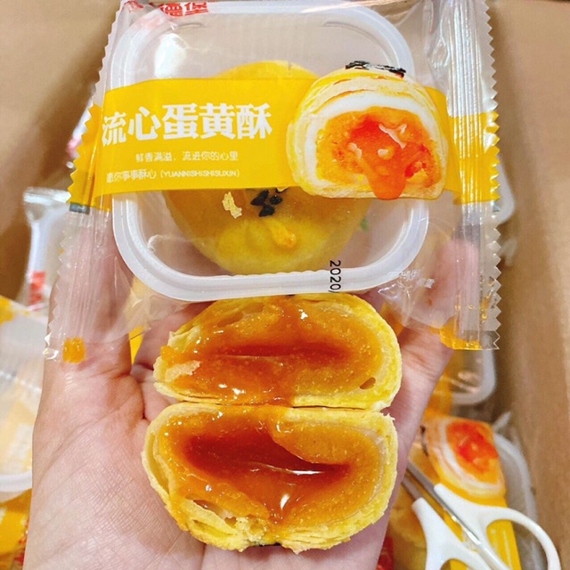 BÁNH TRỨNG MUỐI TAN CHẢY NGÀN LỚP - liu thùng