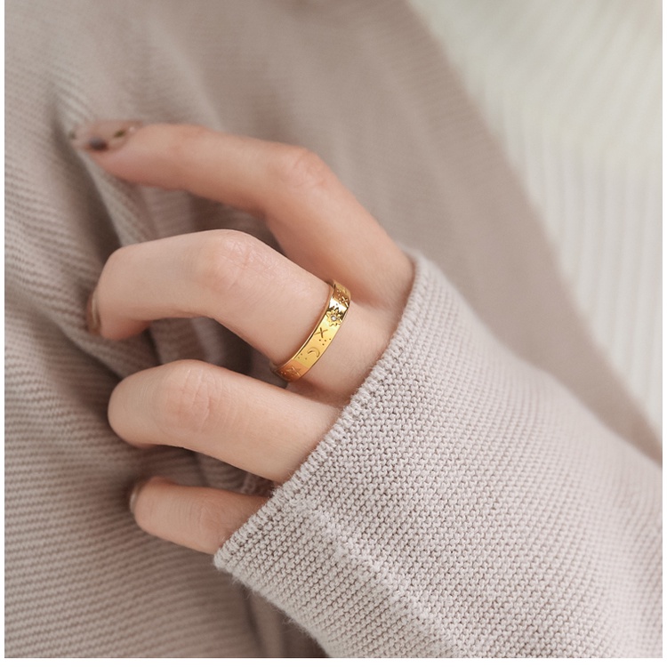 Nhẫn nữ unisex titan họa tiết trăng sao chìm đính đá mạ vàng 18K không gỉ WR2201
