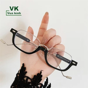 Kính cận kèm mắt cận somin
