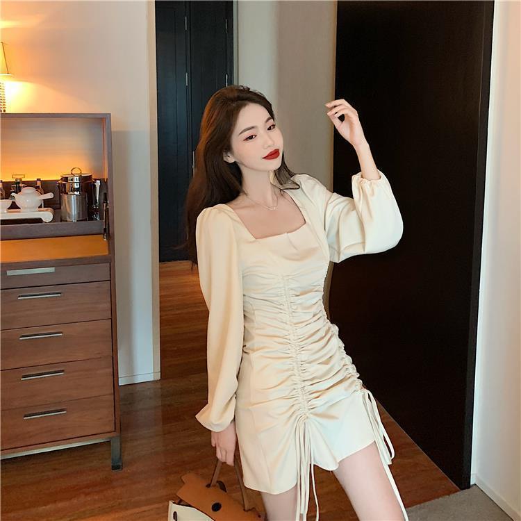 ĐẦM SUÔNG TAY DÀI RÚT DÂY NHÚNG ĐEN NUDE