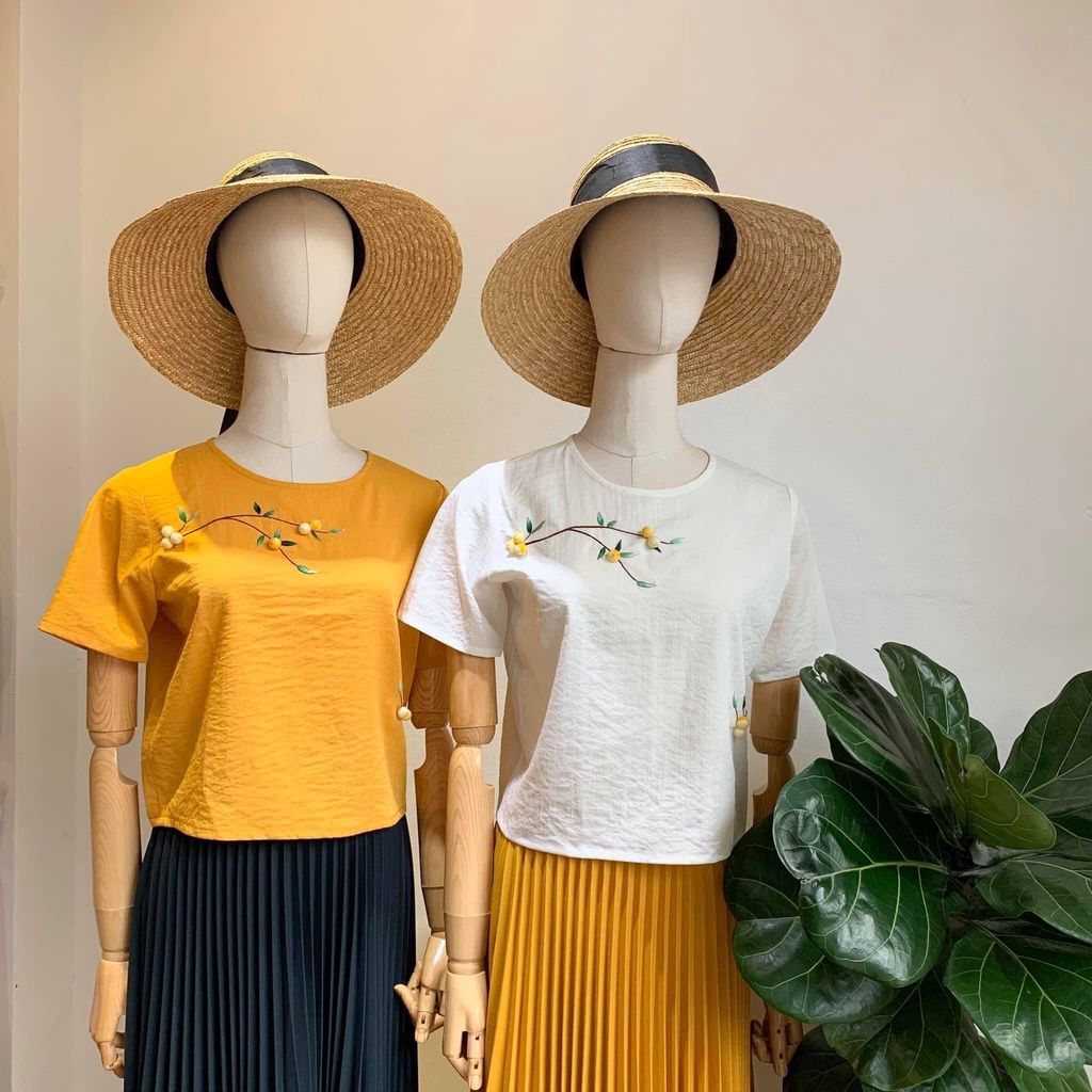 Áo Linen Thêu Hạt thiết kế The Kat House, chất vải Linen bóng mượt, chịu nhiệt tốt và thấm hút nhanh