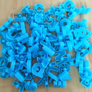 Bộ 80 bảng chữ cái nhựa và đồ chơi số cho bé