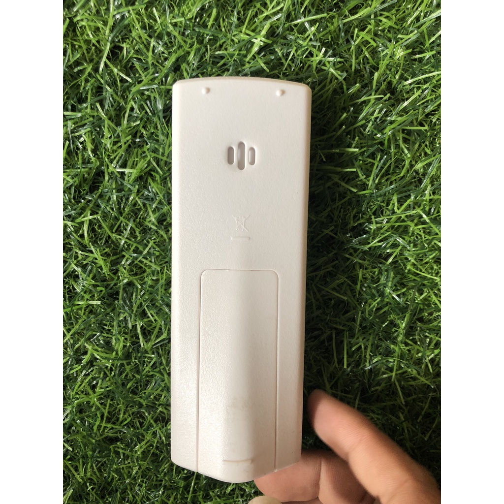 Điều khiển điều hòa SANYO nút hồng và nút TURBO loại tốt thay thế cho khiển zin theo máy  -Tặng kèm pin