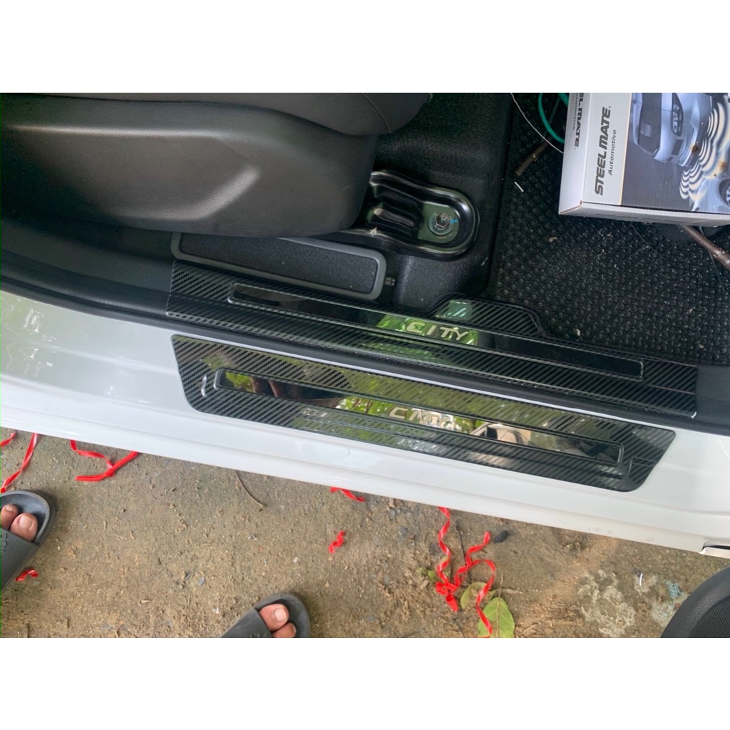 Ốp bậc cửa xe Honda City 2020 - 2023, Chất liệu hợp kim Carbon cao cấp,chống xước bậc cửa