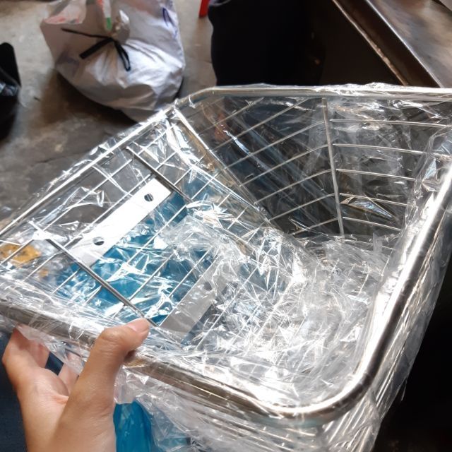 [Giá siêu tốt]Rổ xe inox loại 1 kèm 3 ốc. Đủ cho các loại xe. | Shopee ...