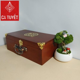 HỘP ĐỰNG TRANG SỨC, HỘP ĐỰNG CON DẤU CÔNG TY GỖ HƯƠNG MẶT GIÁP CHỮ THỌ VÀNG CÓ QUAI XÁCH ĐỒNG ( LOẠI ĐẠI 24CM)