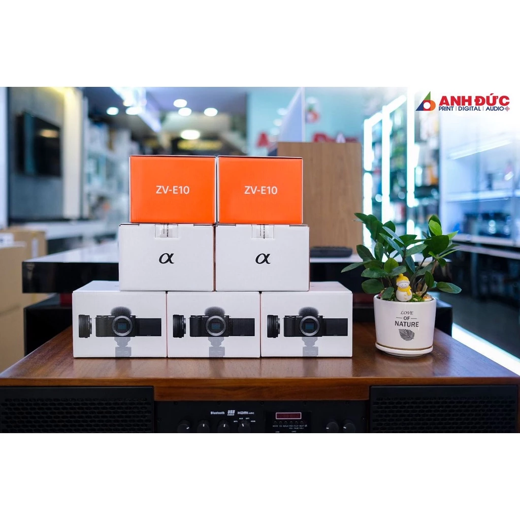 Máy Ảnh Sony ZV-E10 ZVE10 (Tặng thẻ nhớ 64gb) Cho Vlogger (Body/ Kit) - Hàng Chính Hãng Bảo Hành 24