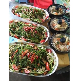 Khay lẩu , Nồi lẩu cá chép om dưa bằng nhôm tiện lợi