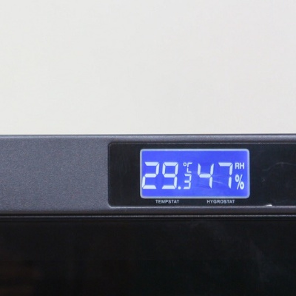 Tủ chống ẩm NC-30S 30 lít nhập khẩu, không gây tiếng ồn, màn hình hiển thị độ ẩm