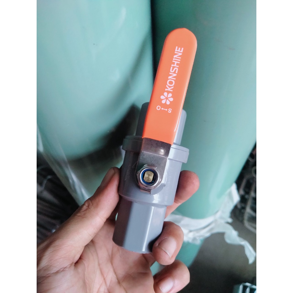 Van Ống Nước Nhựa phi 21 Tay Gạt Bi Inox