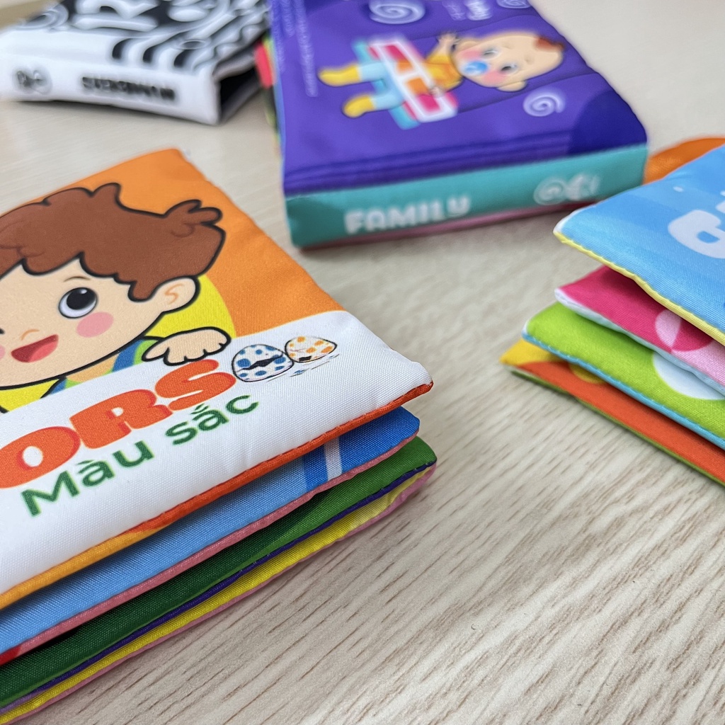 Ảnh Sách Vải Cho Bé Sơ Sinh 8 Mặt Sột Soạt An Toàn Cho Trẻ - Cỡ Mini 12x12cm - Hiệu Lalala Baby 2