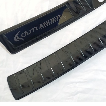 Chống Trầy Cốp, Ốp Bậc Cốp Carbon Xe Mitsubishi Outlander 2016 - 2022, 2023,2024 vân Cacbon Cao Cấp