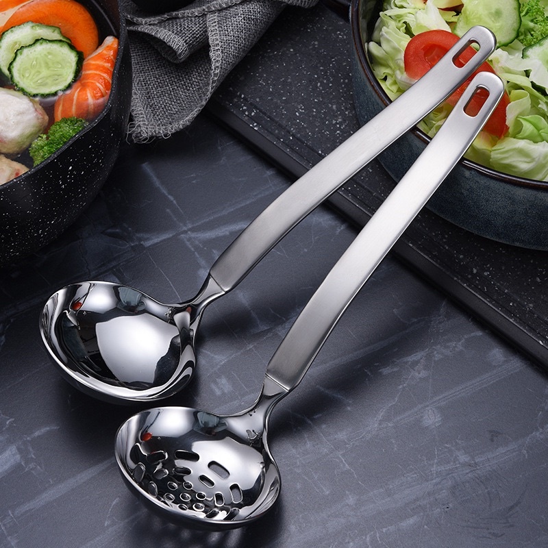 Muôi múc canh inox 304 cao cấp sáng bóng sang trọng kích thước 22.5cm x 7cm - V99