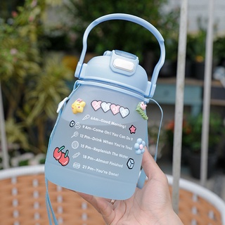 Bình đựng nước Greeninterior 1300ml có ống hút kèm dây đeo và có quai cầm tiện lợi, cốc đựng nước cute Màu Xanh Dương