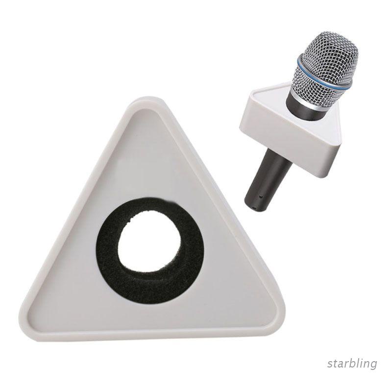Miếng tam giác khoét lỗ gắn micro dùng để gắn logo khi phỏng vấn trên tv diy