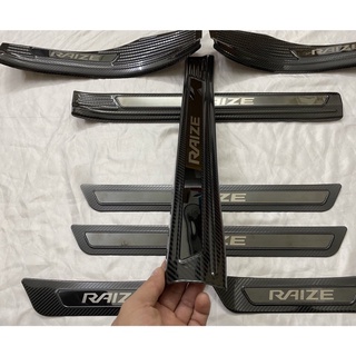 Ốp bậc cửa, nẹp bước chân trong, ngoài xe Toyota Raize 2021, 2022, 2023, 2024 vân carbon cao cấp