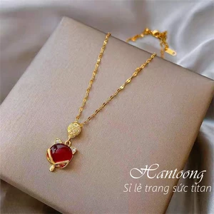 Dây chuyền titan nữ mặt hồ ly đính đá bảo thạch đỏ thời trang sang trọng