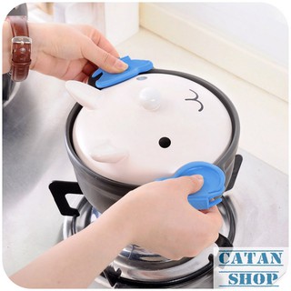 Combo 2 tay nắm nồi cơm, chào nóng hình bướm tiện dụng, tô dĩa nóng, lò vi sóng GD27