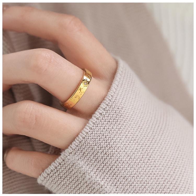 Nhẫn nữ unisex titan họa tiết trăng sao chìm đính đá mạ vàng 18K không gỉ WR2201