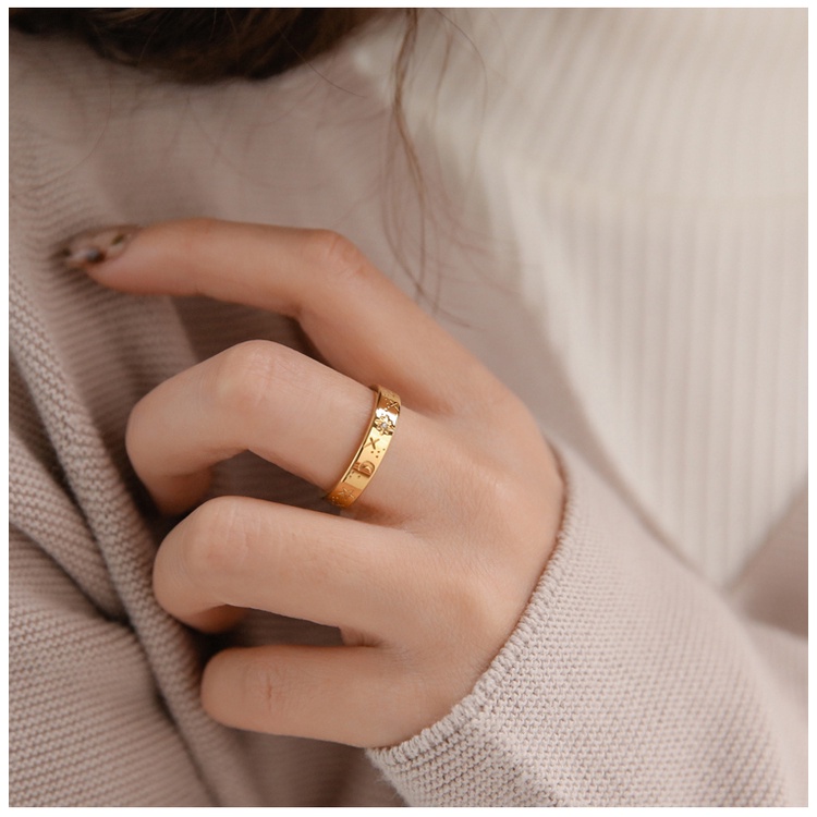 Nhẫn nữ unisex titan họa tiết trăng sao chìm đính đá mạ vàng 18K không gỉ WR2201