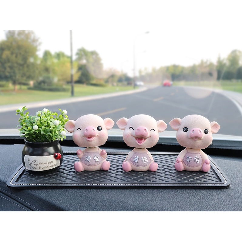 Decor heo, lợn thần tài màu hồng vô cùng đáng yêu , trang trí taplo ô tô, hoặc để bàn làm việc có tặng kèm tinh dầu thơm