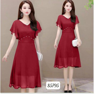 ĐẦM VOAN Y ĐƯỢC THIẾT KẾ HỌA TIẾT TRƠN NHƯNG KHÔNG KÉM PHẦN  SANG TRỌNG,ĐĂC BIỆT ĐƯỢC LÀM BẰNG CHẤT LIỆU VÃI THOÁNG MÁT