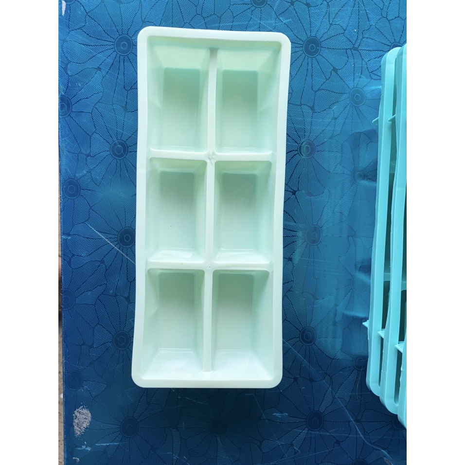 Khuôn nhựa làm đá Việt Nhật 6 viên - Màu ngẫu nhiên