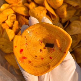 Bánh tai heo chiên mắm ớt
