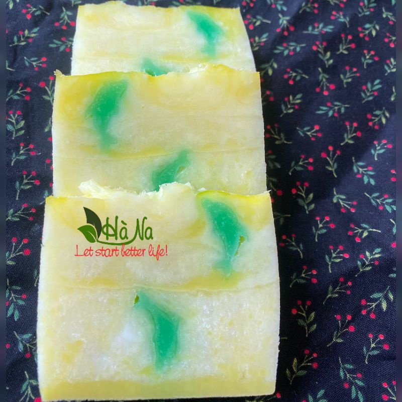 Handmade soap - Tinh Dầu Hà Na - Làm sạch, mềm ẩm da, thư giãn