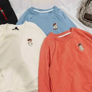 Áo hoddies cổ tròn tay dài form rộng hottrend hàn quốc - siêu đẹp dành cho các bạn trẻ HIYU FASHION