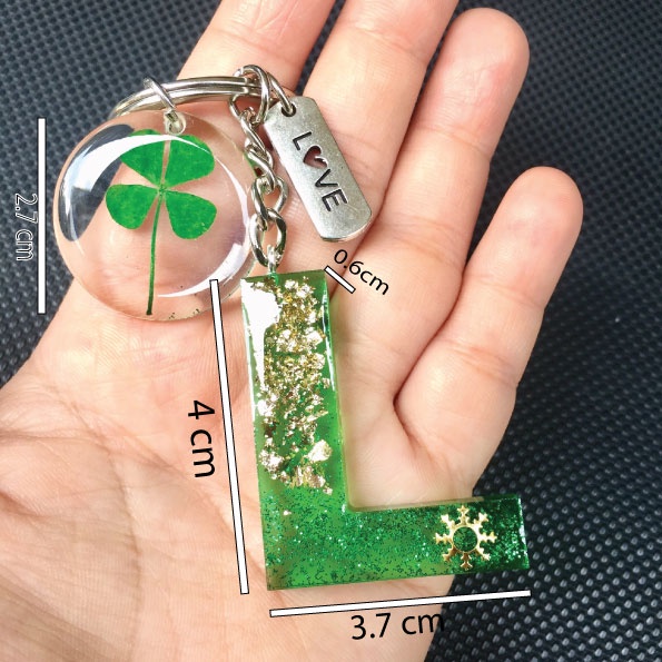 Móc khóa chữ cái cỏ 4 lá may mắn (chữ theo yêu cầu) handmade lá thật ...