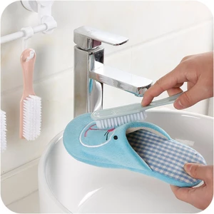 Bàn chải chà giày, giặt quần áo siêu sạch cán dài có móc treo tiện lợi 17cm
