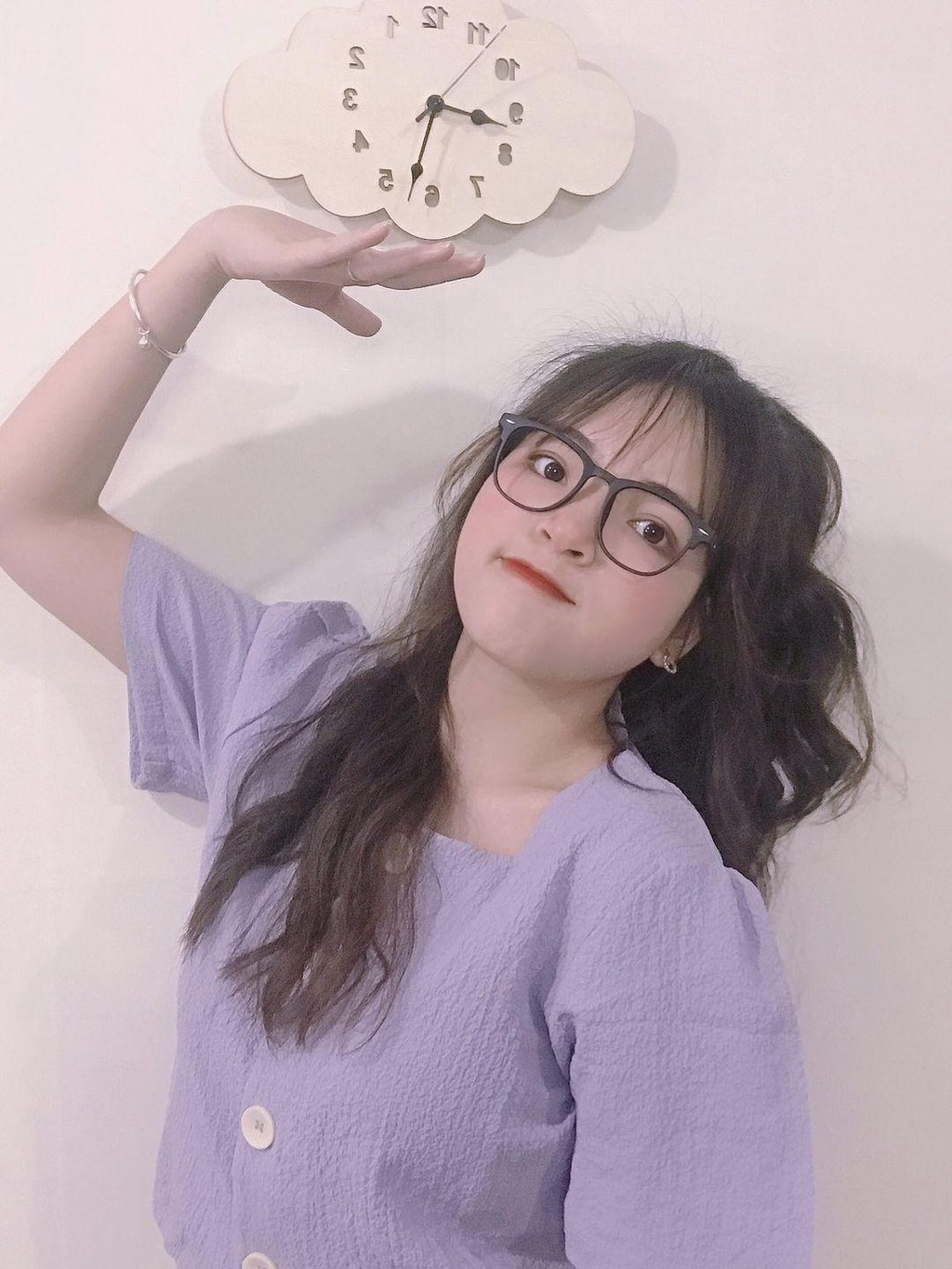 Gọng kính DOKCRAZY SINO đeo trên mặt nữ
