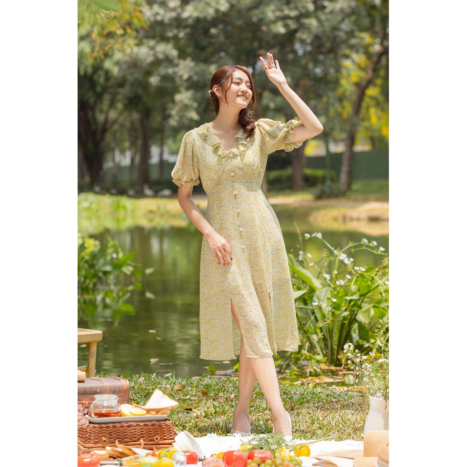 Đầm Hoa Nhí Cổ Bèo 2 lớp The Kat House, dày dặn và kín đáo, mặc lên mềm mại, yêu kiều