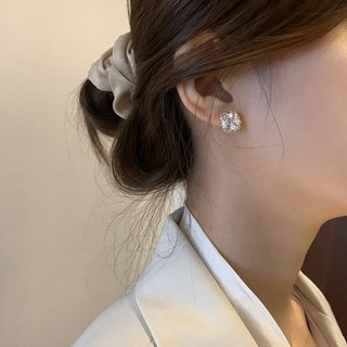 Khuyên tai nữ thời trang thanh lịch LINDO