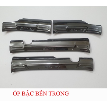 Ốp bậc cửa, nẹp bước chân trong, ngoài xe Kia Sonet 2022, 2023, 2024 titan phay xước cao cấp