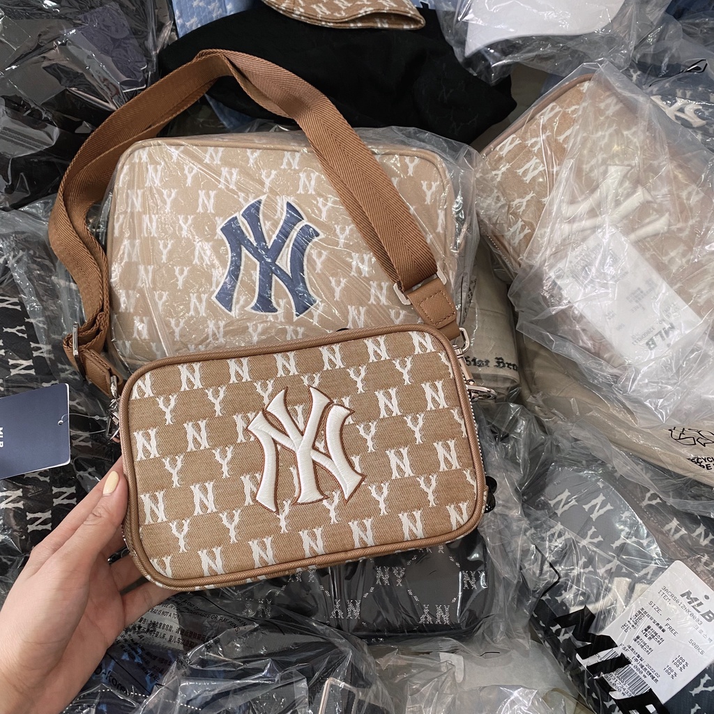 Túi Đeo Chéo MLB Jacquard Monogram Cross Bag New York Yankees Màu Xanh Navy