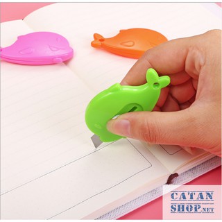Set 5 Dao Rọc Giấy Hình Cá Heo Nhiều Màu Dễ Thương, Dao Mini Tiện Ích Sắc Bén Có Móc Treo Khóa