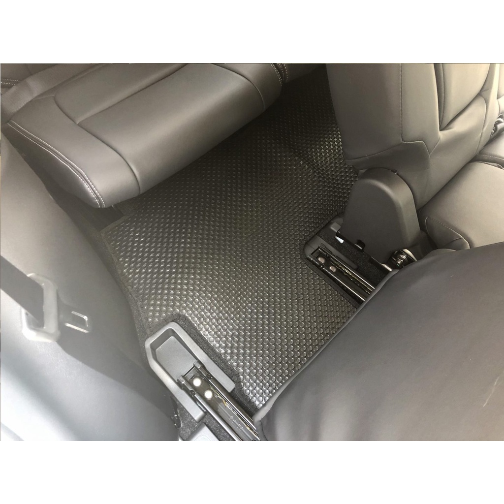 Thảm lót ô tô KATA cho xe Mitsubishi Outlander 7 chỗ (2012-2025) - Khít với sàn, Chống trơn, Không mùi, Không ẩm