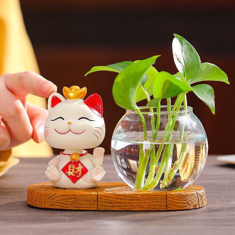 Bộ decor Mèo thần tài may mắn kết hợp cùng bình thủy sinh trang trí nhà, bàn làm việc góc học tập giúp mang lại may mắn