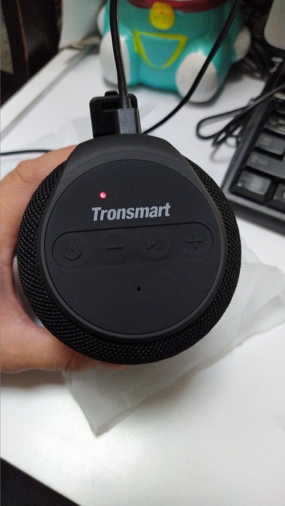 Loa Tronsmart T6 Mini màu đen