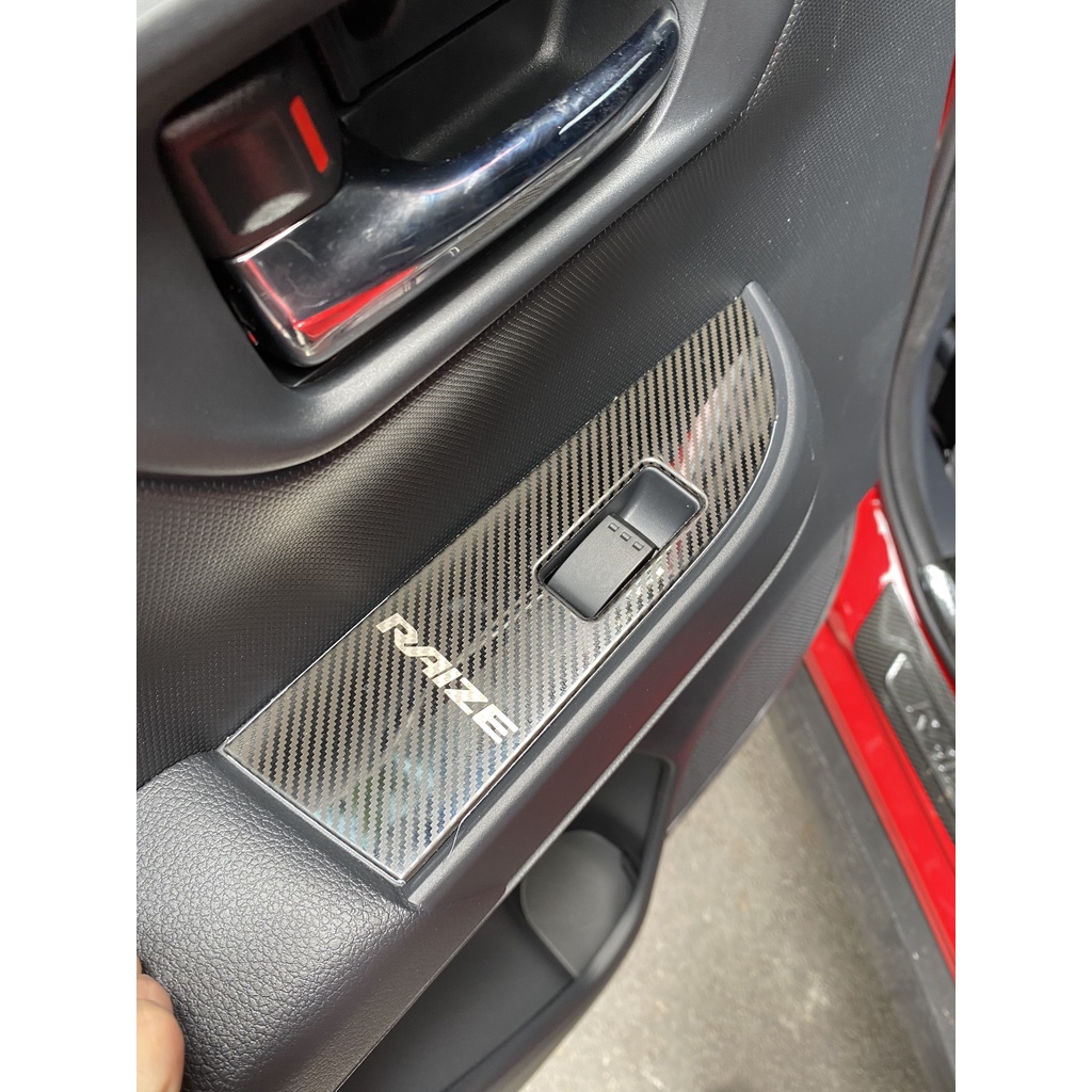 Ốp nội thất carbon Toyota Raize, Chất liệu carbon cao cấp, bảo vệ nội thất an toàn trẻ nhỏ